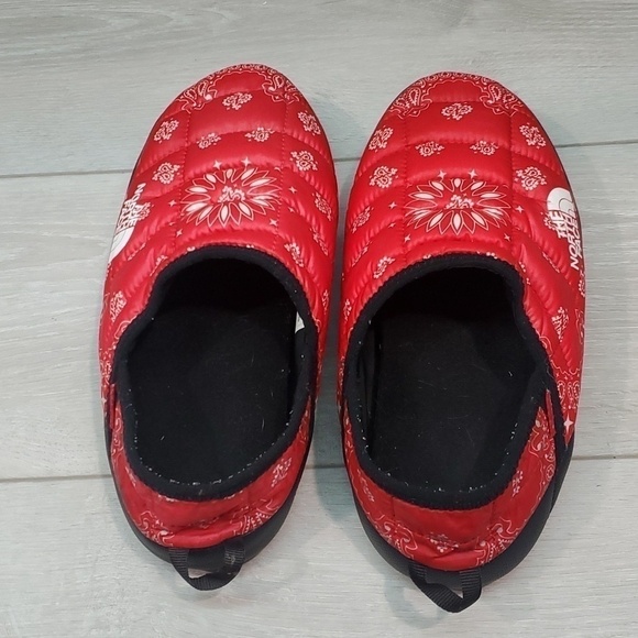 The North Face x Supreme \'Red Bandana\'Mens Loafer Puffer Slippers shoes sz 7